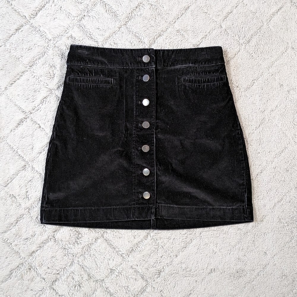 Wilfred Free Mini Skirt Women's 4 Black Karmen Corduroy Button Front Aritzia 